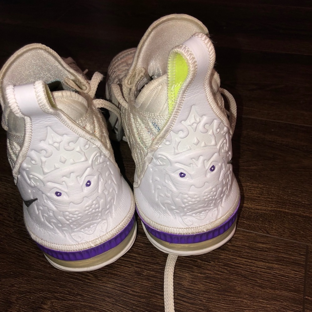 Lebron 16 buzz light year